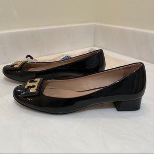 Tory Burch 7.5 black patent leather shoes